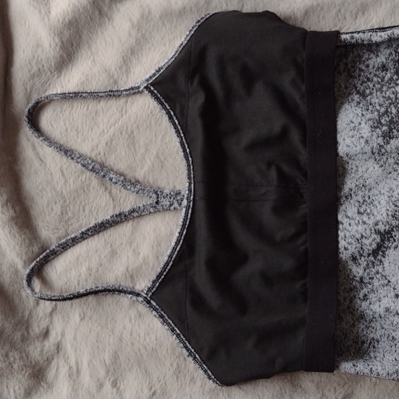 LULULEMON TOP EUC - Picture 4 of 8